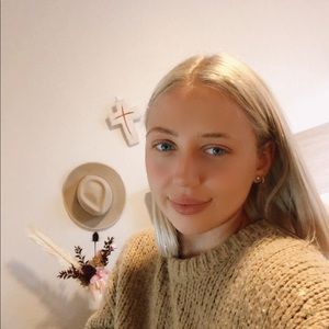 Meet your Posher, Claire